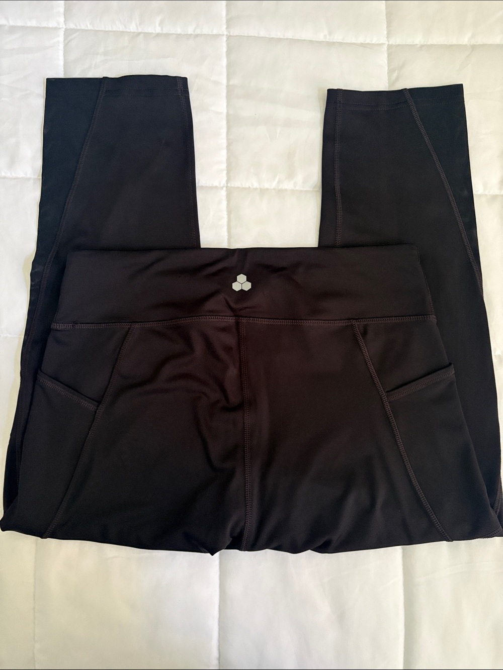 Tek gear Black women’s Active Capri Leggings side pockets inseam 20 inches
